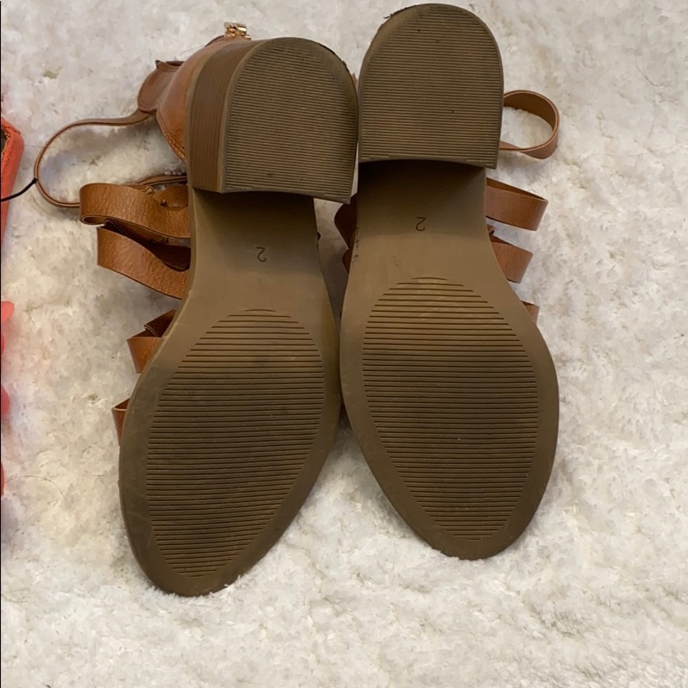 Sandals - Picture 3 of 8